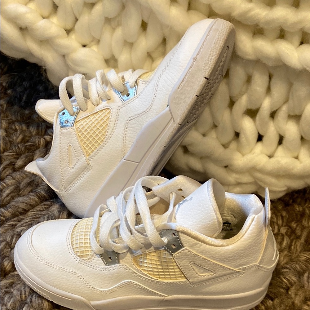 Air Jordan 4 retro in white